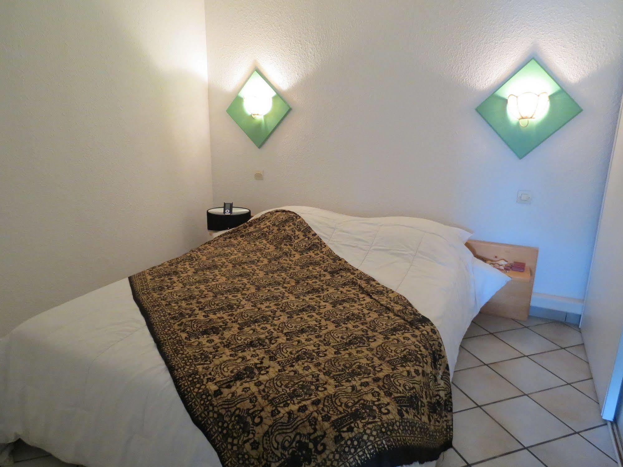 Hotel Olmuccio Sainte-Lucie de Porto-Vecchio ภายนอก รูปภาพ
